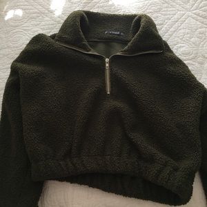 Cozy hunter green crop sweater